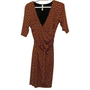Gilli copper w black&  white faux wrap dress in Jersey like fabric
